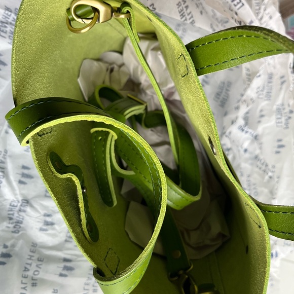 Portland Leather Green Apple mini crossbody - Picture 5 of 8